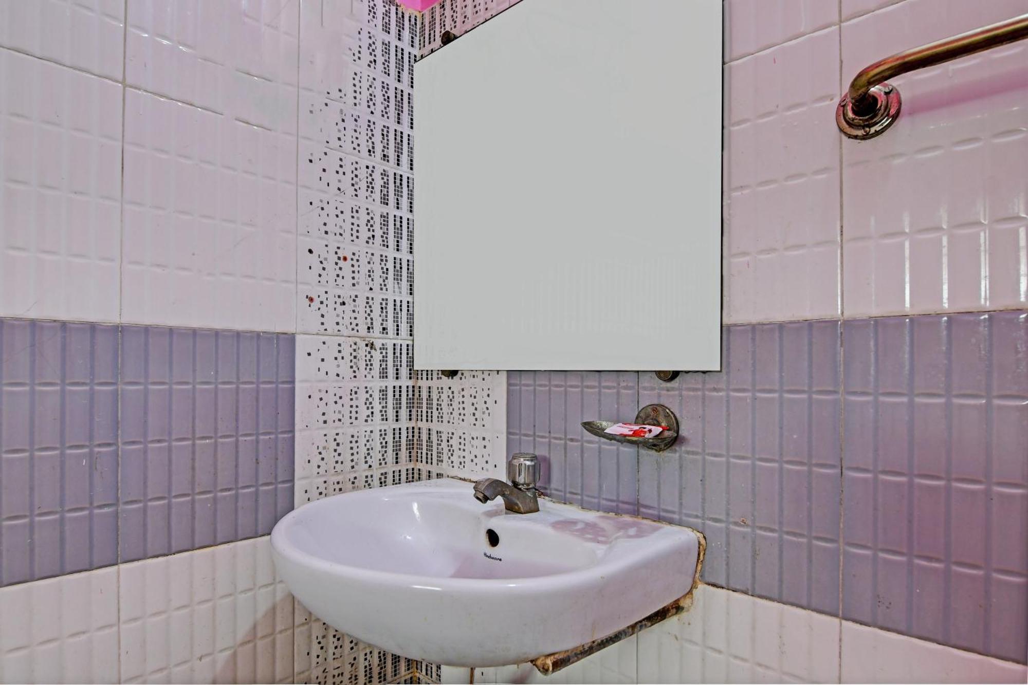 Hotel O Red Rose Near Noapara Metro Station Calcutta Extérieur photo