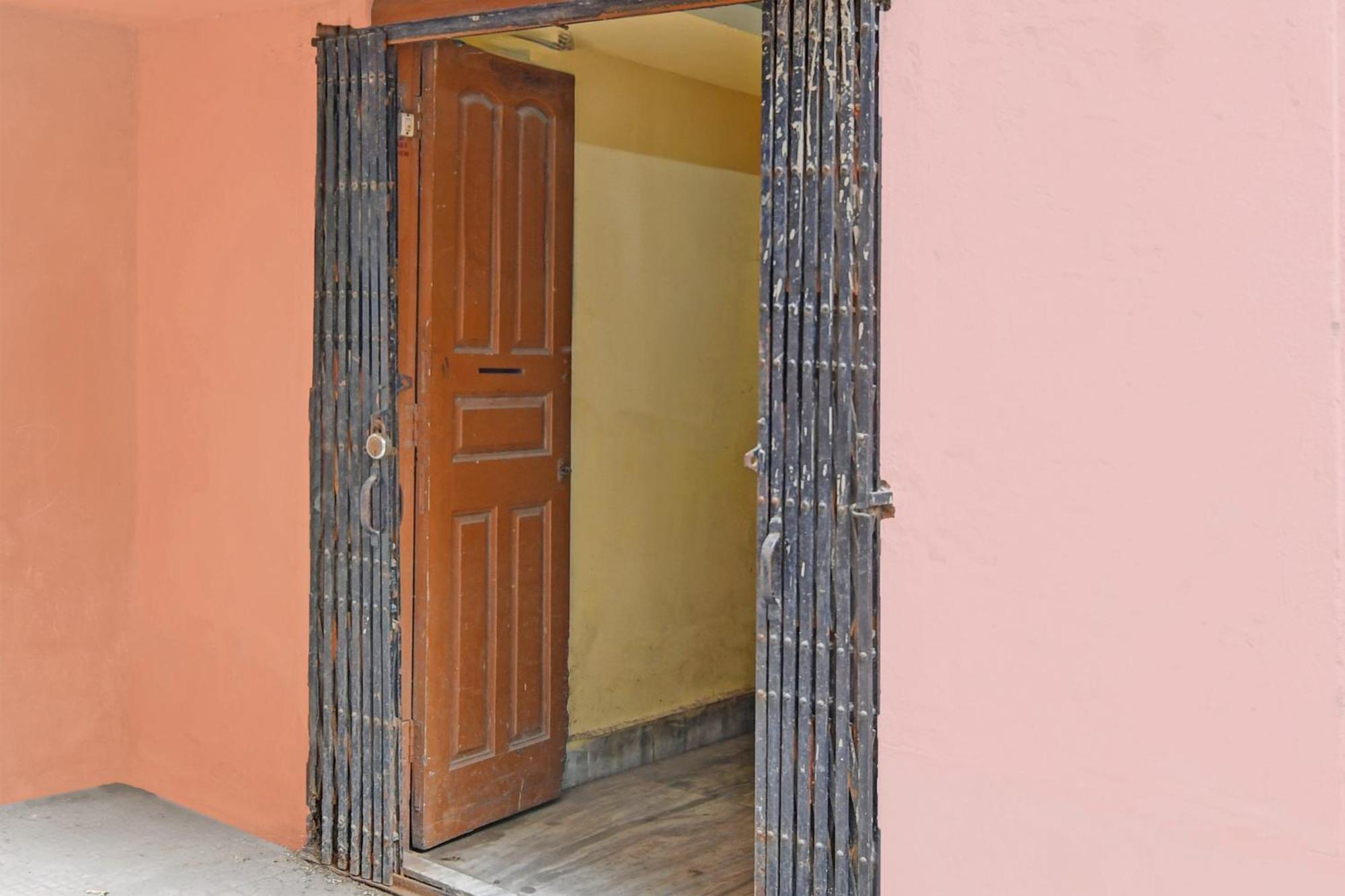 Hotel O Red Rose Near Noapara Metro Station Calcutta Extérieur photo